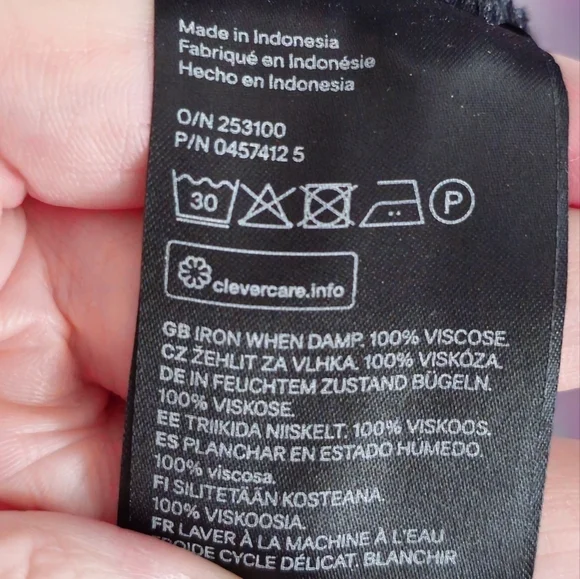 H&M Divided Black Floral Button-Down Shirt Size 14 - Picture 4 of 6